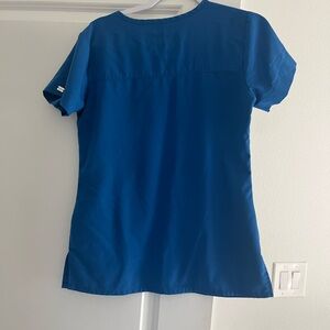 Medical scrubs top